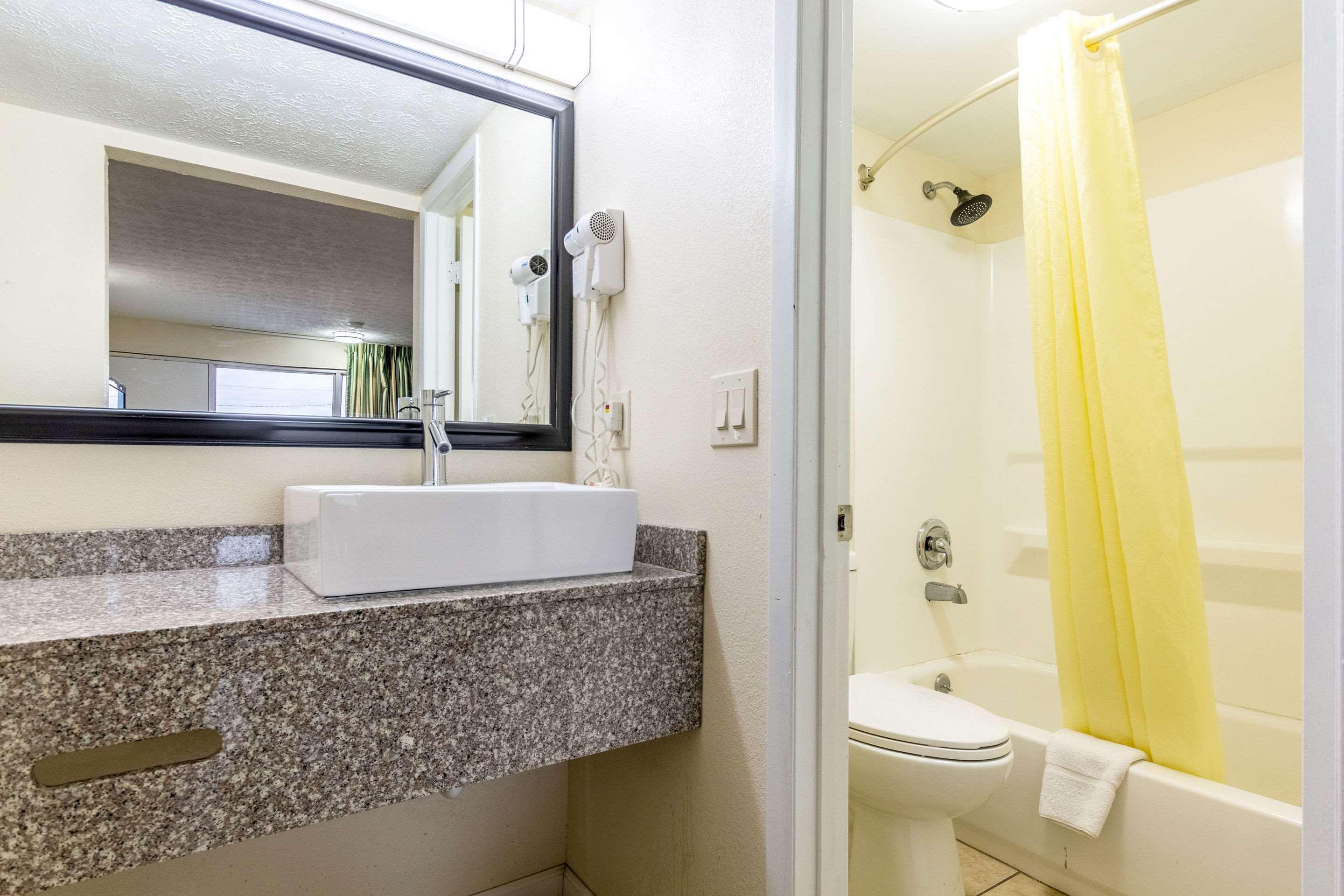 Red Roof Inn Walton - Richwood Extérieur photo