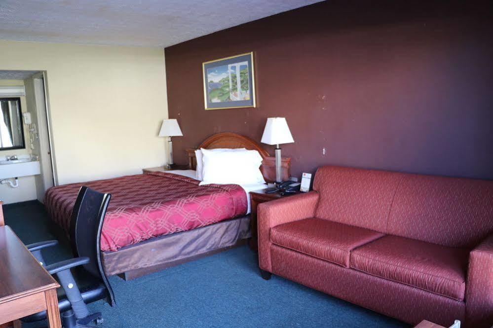 Red Roof Inn Walton - Richwood Extérieur photo